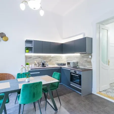 Apartment Grof Palace Apartman